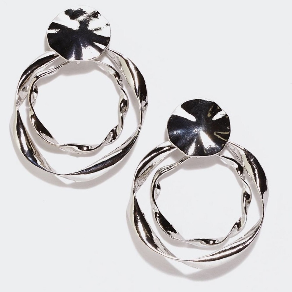 Here’s the Twist Circle Earrings